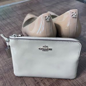 EUC-Coach Pumps w/matching wristlet